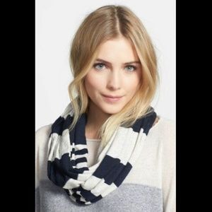 NWT! $125‎ VINCE. Stripe Infinity Scarf Navy Blue/ Grey O/S